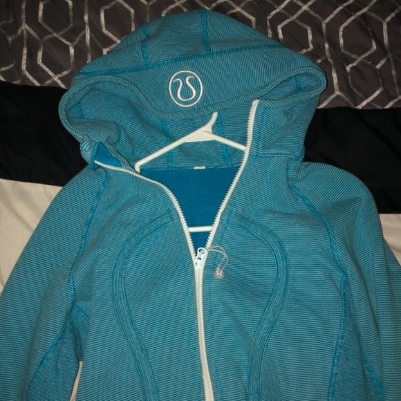 Lululemon sweater - Picture 1 of 1